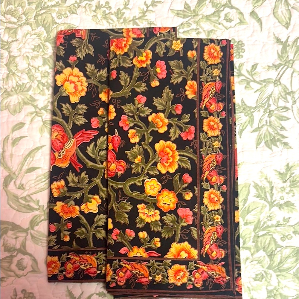 April Cornell Set of Two Dinner Napkins 23” X 23”